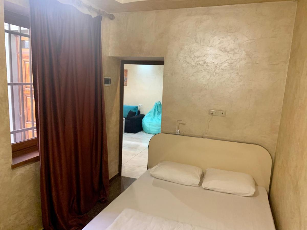 Luxury Apartment With Jacuzzi On Republic Square يريفان المظهر الخارجي الصورة