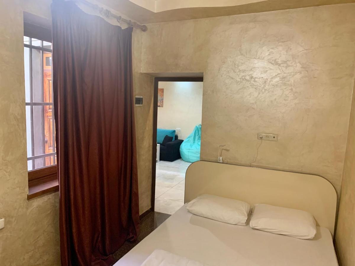 Luxury Apartment With Jacuzzi On Republic Square يريفان المظهر الخارجي الصورة