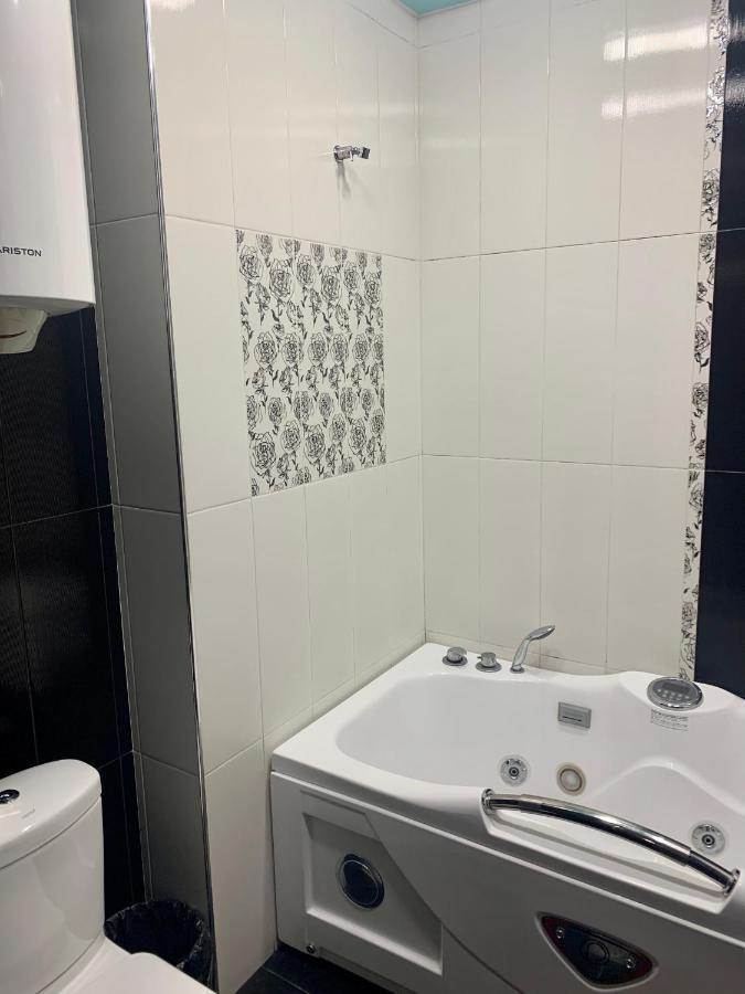 Luxury Apartment With Jacuzzi On Republic Square يريفان المظهر الخارجي الصورة